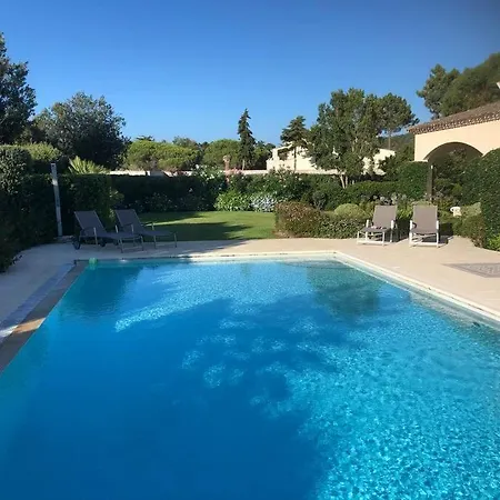 Bord De Avec Piscine Privee アパート *