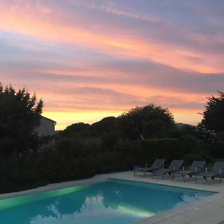 Bord De Avec Piscine Privee アパート