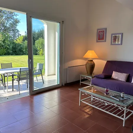 Bord De Avec Piscine Privee