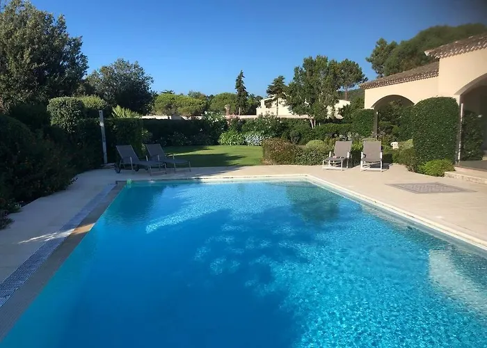 Bord De Avec Piscine Privee דירה *