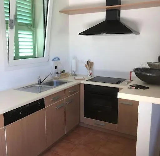 Bord De Avec Piscine Privee