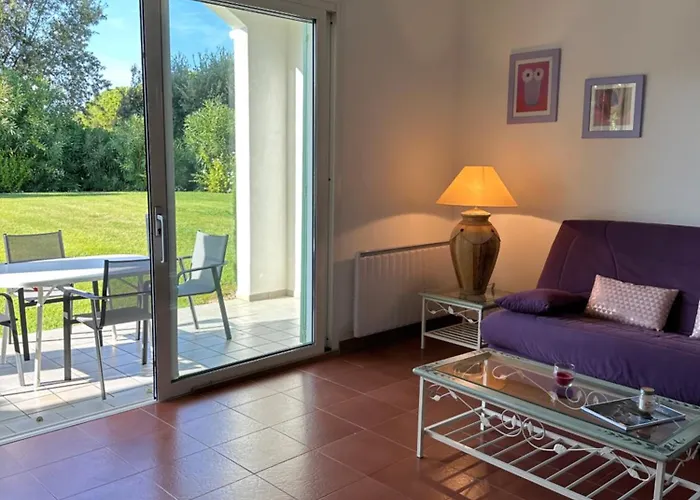 Bord De Avec Piscine Privee