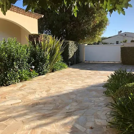 Bord De Avec Piscine Privee Apartment