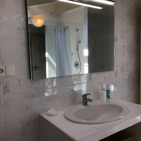 Apartment Bord De Avec Piscine Privee *