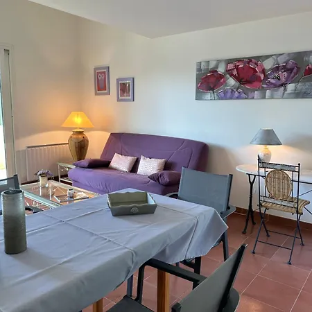 Apartment Bord De Avec Piscine Privee